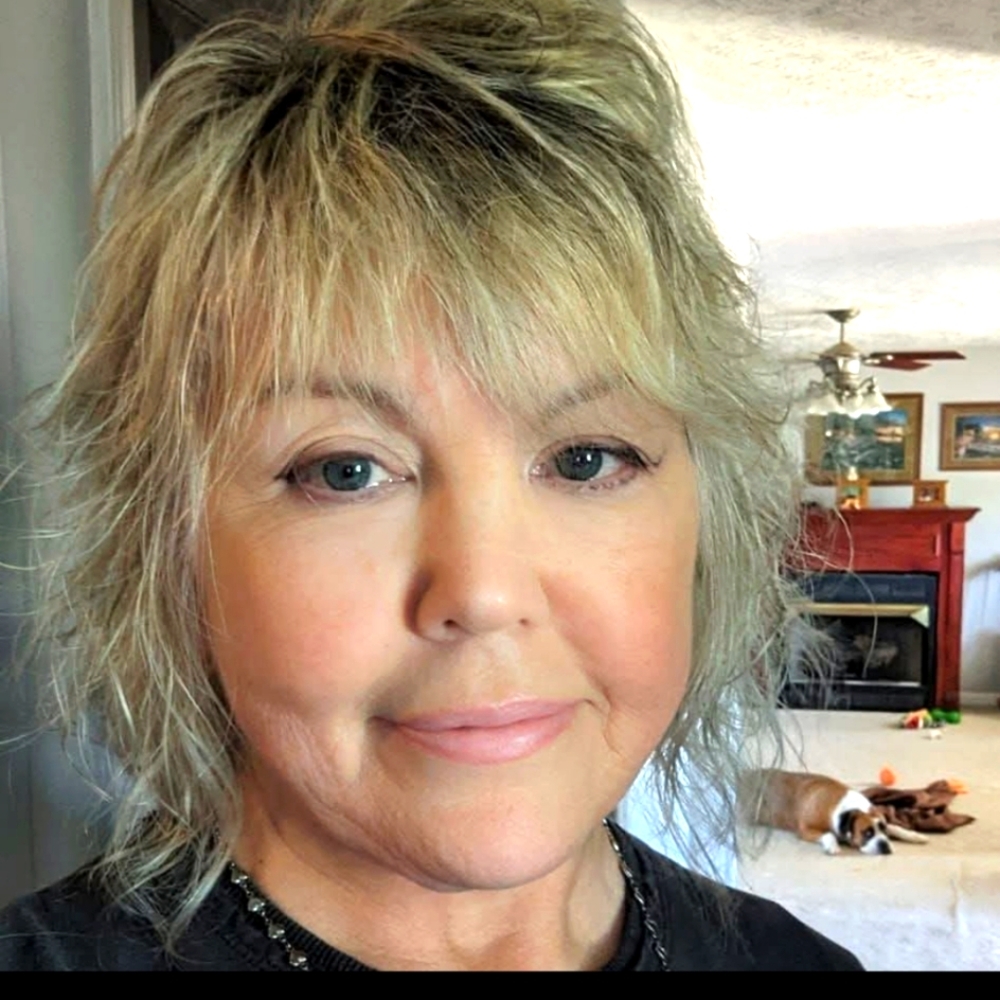 Meet your Posher, Lisa